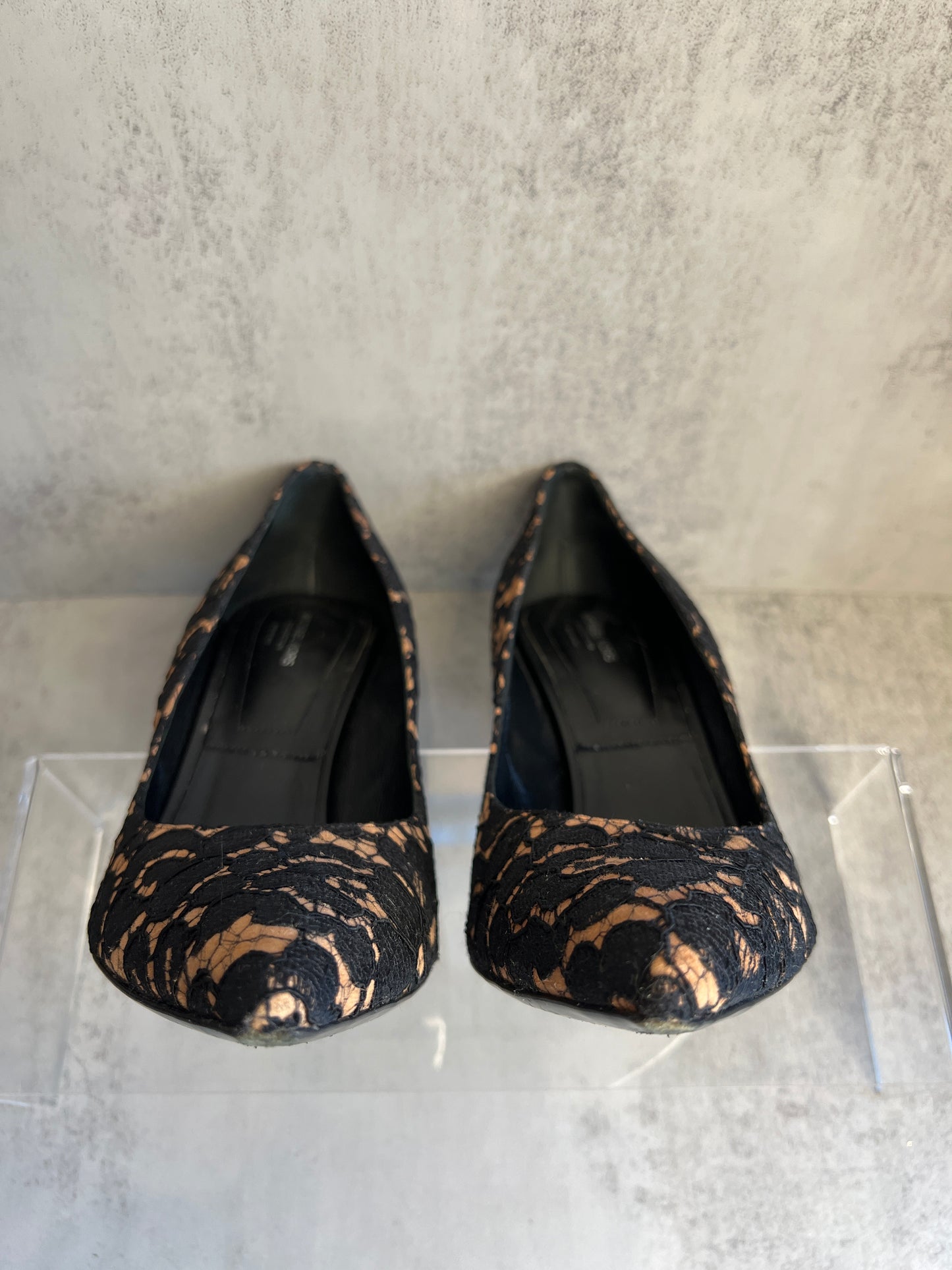 MICHAEL KORS COLLECTION  Gretel Lace Pump