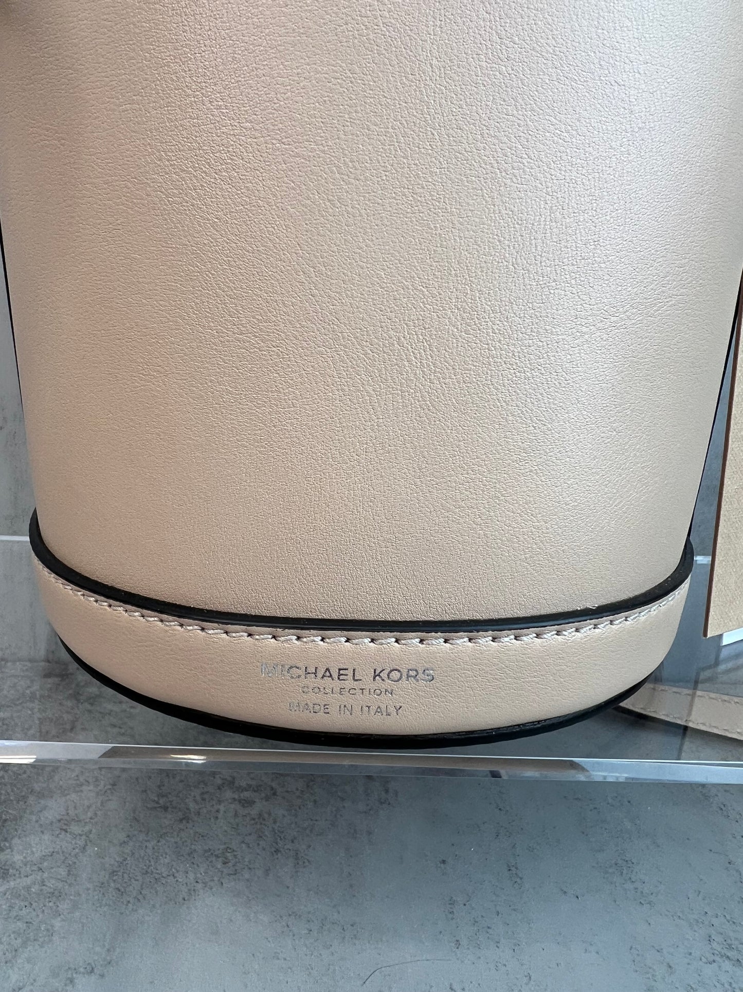 MICHAEL KORS COLLECTION Audrey Medium Leather Bucket Bag buff