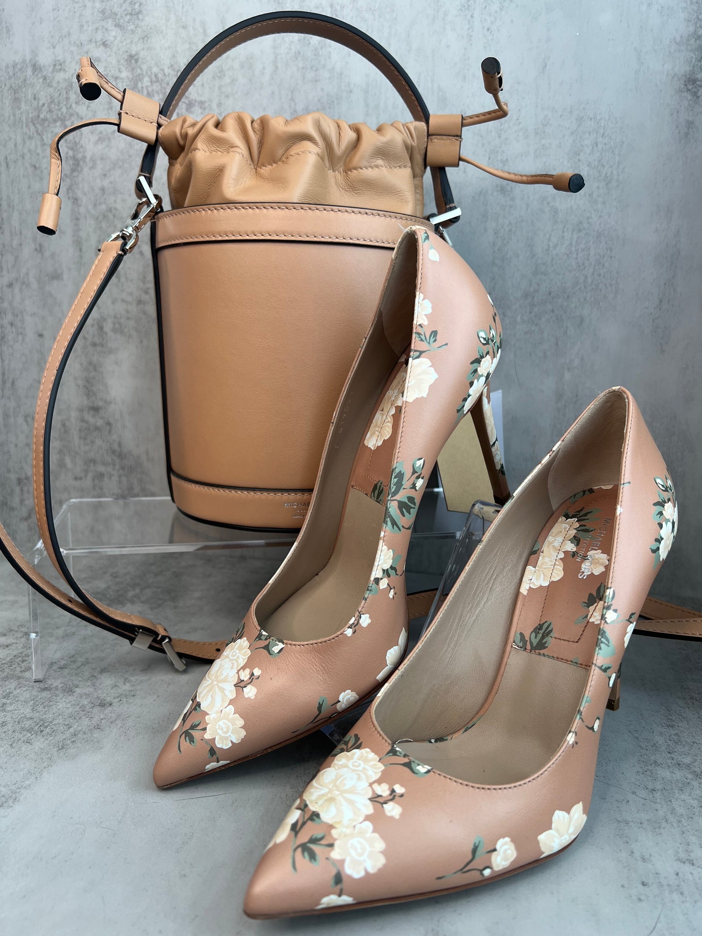 MICHAEL KORS COLLECTION  Gretel Floral Pump