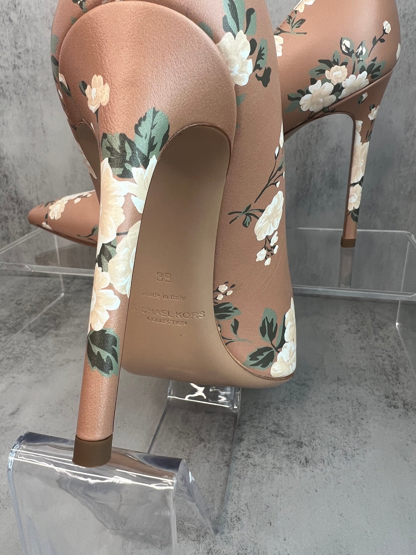 MICHAEL KORS COLLECTION  Gretel Floral Pump