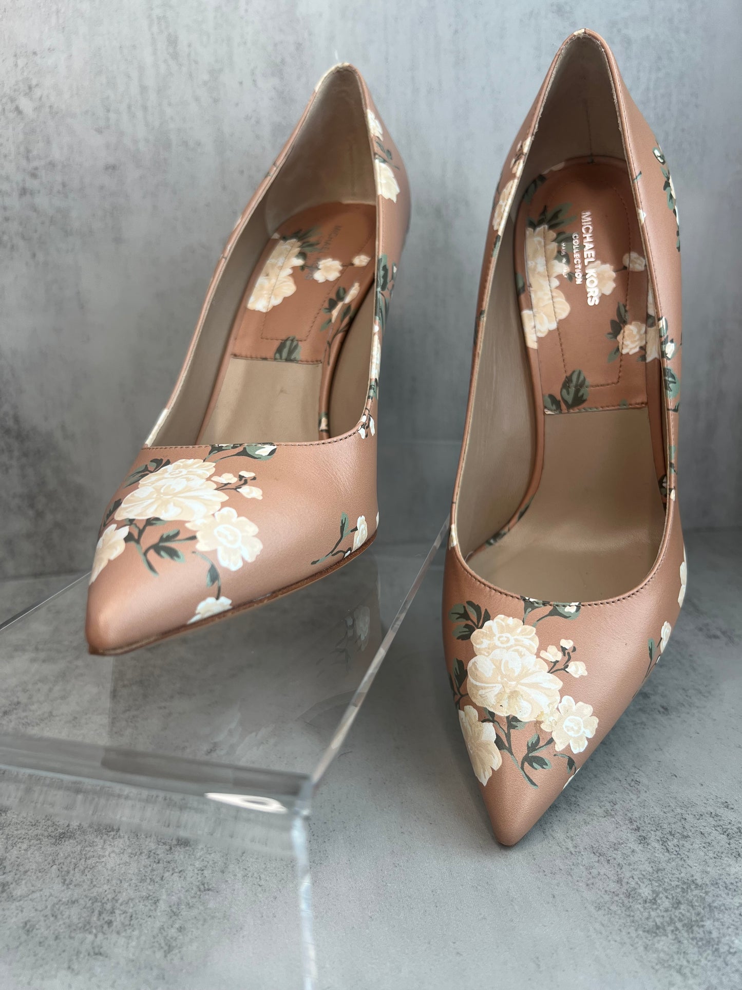 MICHAEL KORS COLLECTION  Gretel Floral Pump