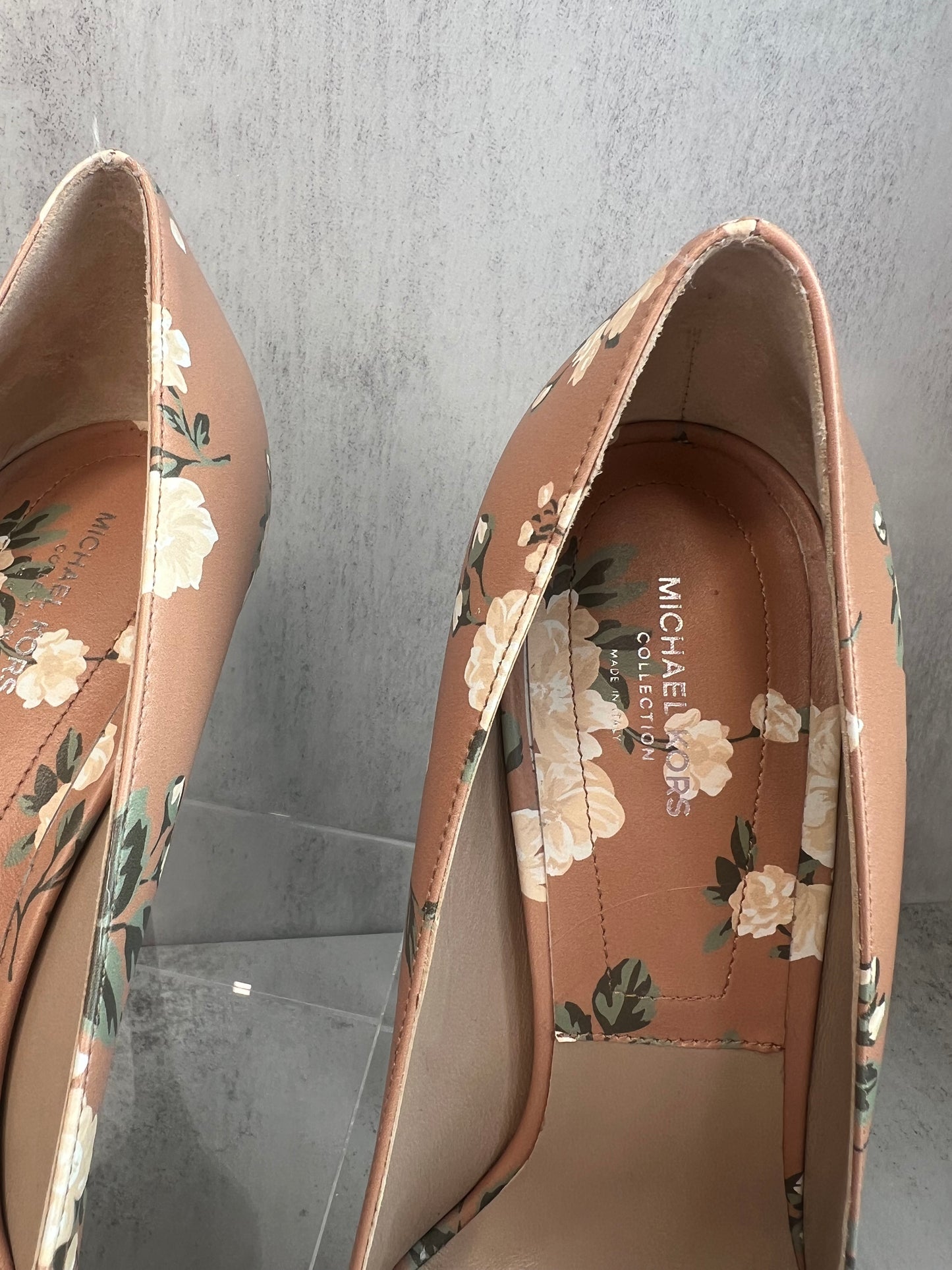 MICHAEL KORS COLLECTION  Gretel Floral Pump